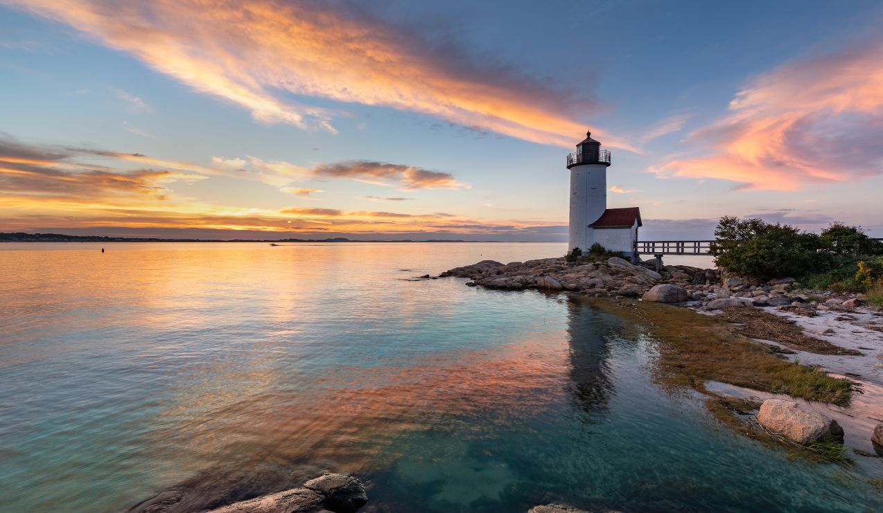 Home page header image for Safe Harbor Behavioral Health, a mental health facility in Gloucester, MA 01930.